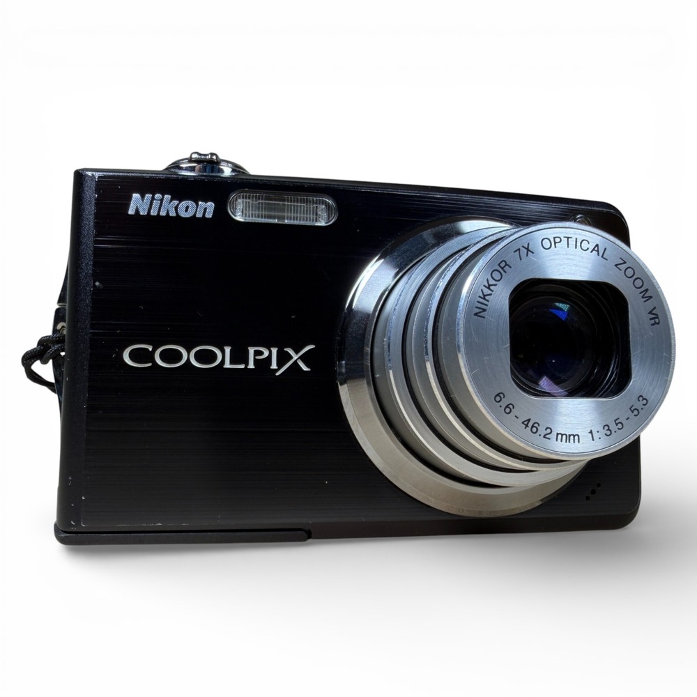 Nikon Coolpix S630 12.0MP Digital Camera‎ Bundle Black w/ Charger + Battery EUC